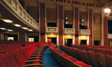 Билети на половин цена в театър „Българска армия“