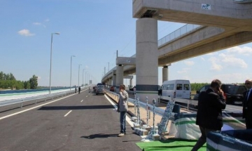 12 лв. такса за преминаване на кола по Дунав мост 2