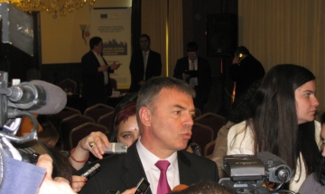 Нова златна IT обществена поръчка в  МОМН Нова златна IT обществена поръчка в  МОМН