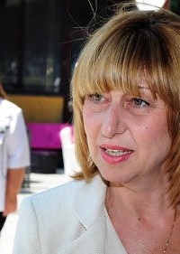 Министър Клисарова: Няма да се закриват висши училища