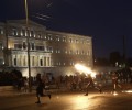 Сблъсъци в Атина срещу мерките за икономии