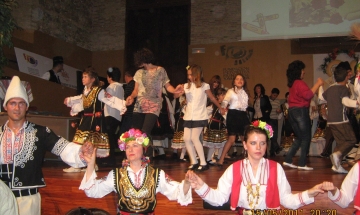 International festival of Bulgarian traditional costumes takes place in Jeravna