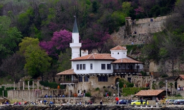 Министерството на културата и СУ ще се разберат за двореца в Балчик