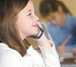 Смартфонът намалява времето за сън на децата
