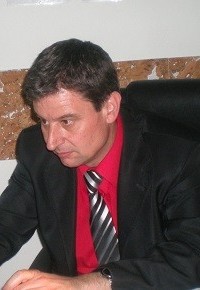 Юлиян Петров: Има политически чадъри над директори