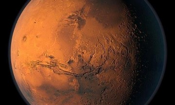 Четирима души ще кацнат на Марс през 2025 г.