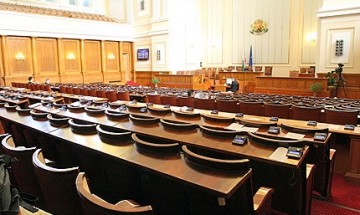 Ана Баракова е изпратила писмо, пълно с грешки, до министър Танев