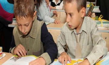 Училищен директор: Време е за протест срещу учебниците