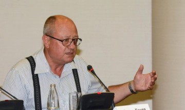 Сменят министър Танев с Румяна Коларова