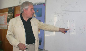 Физиците на Тео вече си имат учебен корпус