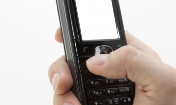 Българите са първенци по изпращане на благотворителни SMS-и