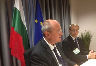 Министър Танев похвали българските учени в Брюксел