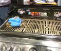 Почистваме автоматично барбекюто с Grillbot
