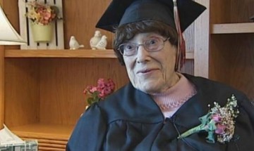 103-годишна американка получи диплома за средно образование