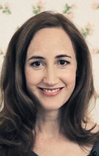 Софи Кинсела: Светът премина през своята фаза на шопингмания