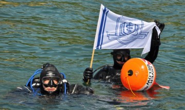 Студенти от МУ-Варна проведоха открит урок в Черно море