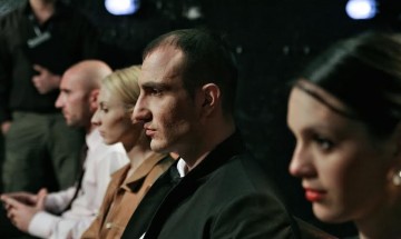 Разбиване в Театър 199