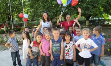 Деца от ЦДГ „Червената шапчица“ в Русе участваха в „Аз съм българче“