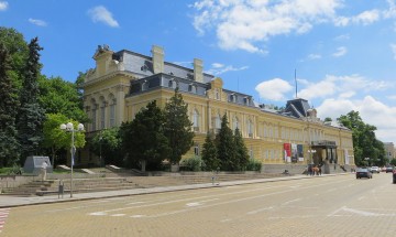 Изложба „Различните Аз“ се открива в Двореца
