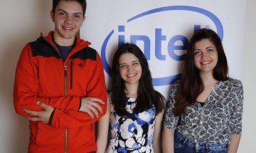 Трима гимназисти представят България на Intel ISEF