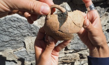 Микенски съд за парфюми открит при археологически разкопки край Разлог